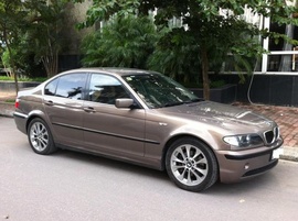 BMW 325i mầu cát cháy (cafe)