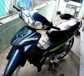 Bán xe Suzuki Smash 110 đời 2006 màu xanh nhớt, xe zin mới, máy êm, giá 5,8tr