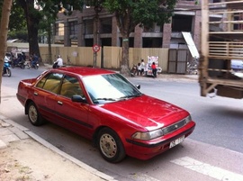 Cần bán Toyota Corolla sx 1992 màu đỏ, xe đẹp, zin toàn bộ: chính chủ