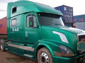 Cần bán xe đầu kéo Freightliner USA giảm giá 3%