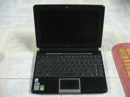 Cần bán laptop Asus mini 10,2 In, giá 3tr4, bán đủ phụ kiện, máy chạy nhanh