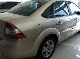 Ford Focus 2. 0L, AT, 2011, còn bảo hành tới 2014, mới 98%.