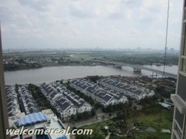 Căn hộ nhà trống Saigon Pearl cho thuê view đẹp giá rẻ 950$/ tháng.