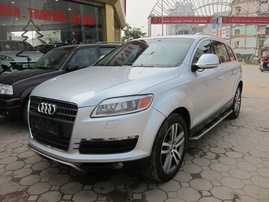 Bán xe Audi Q7 đời 2007 màu bạc-chính chủ sử dụng-số tự động-xe nhập khẩu