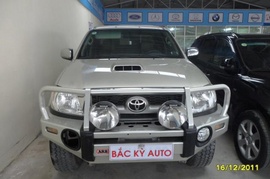 Hilux màu ghi bạc, 2 cầu, máy dầu, sx 2009, xe đẹp, chạy ít, mua bán xuất hoá đơn