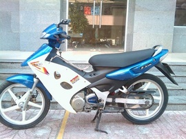 Cần bán FX Nhật 125cc, màu xanh FX, mâm xéo rosa, xe máy êm, sang số nhẹ nhàng,