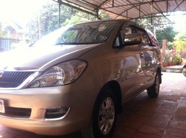 Toyota innova màu ghi vàng ,mua 30/ 08/ 2006 GDSD xe còn rất mới .một đời chủ