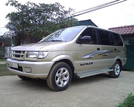 Bán xe Isuzu hi lander 8 chỗ màu vàng cát SX 2004, biển HN, tên tư nhân, giá 315tr