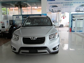 Hyundai SantaFE chính hãng nhập khẩu có xe giao ngay, giá cạnh tranh