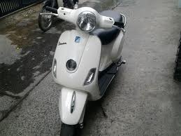 Bán xe VESPA LX125 màu trắng