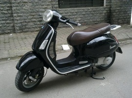 Nhà cháu bán xe Vespa GT10 125cc biển:29U rất mới ít dùng