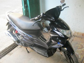 Suzuki Hayate 125 đời 2009 màu đen-xanh, bstp, xe zin, mới 98%, máy êm, giá 16,7tr