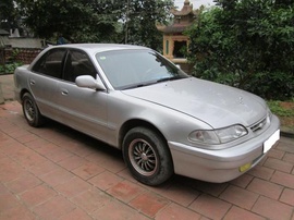 Sonata - dòng xe Vip màu bạc, tên tư nhân với rất nhiều lựa chọn tiên nghi: ABS,