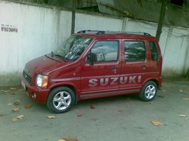 Bán Suzuki Wagon 2002, còn khá hoàn hảo.