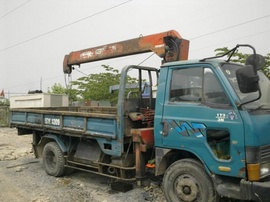 Bán 1 xe tải cẩu Unic330 - Kia fronter 2. 5 tấn đời 1996, xe nhập nguyên chiếc.