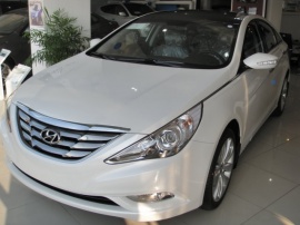 hyundai sonata giá rẻ nhất sài gòn.