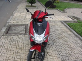 Honda Air Blade mua thùng 2009, màu đỏ đen, còn mới 99,9%