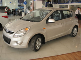 hyundai i20 giá rẻ.