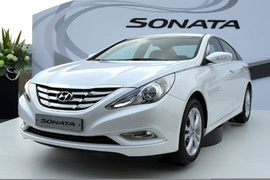 hyundai sonata giá rẻ nhất.