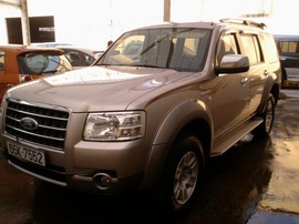 Bán xe ford everest 2. 5L, đời 2007, màu vàng, đi 45. 000km, ghế da, fim cách nhiệt