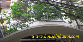 Hanoi housing, house in Au Co str for rent