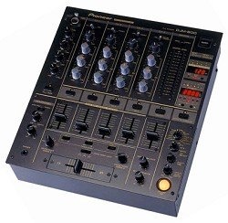 Pioneer DJM-600 K + Pioneer DJM-700S + Pioneer DJM-700K.