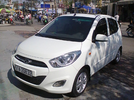 bán hyundai i10 màu trắng sản xuất 2011