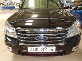 Cần bán Ford Everest 4x2 AT 2010 đen