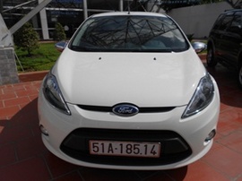 Cần bán Ford Fiesta sx 2011 màu trắng