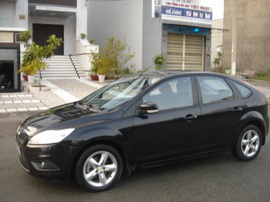 Bán FORD FOCUS 1. 8 AT 5 cửa, đăng ký 2011, đời 2010, số tự động