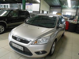 Bán Ford Focus 1. 8MT, ghi vàng sx 2011