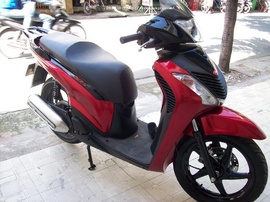 Cần bán xe SH 150i xe nhập Ý, màu đỏ, đời 2009