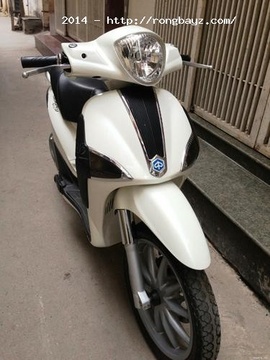 Bán xe Liberty nhập khẩu 100% màu trắng 125cc đăng ký cuối 2010, xe nguyên bản