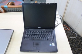 Cần bán laptop Dell Inspiron 2200 . Máy đẹp cứng cáp chạy ổn định không lỗi lầm