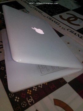 MacBook White 13. 3 inch 2009
