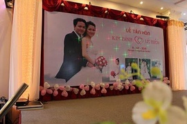 In backdrop đám cưới rẻ