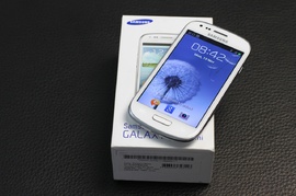 Samsung galaxy s3 chinh hang gia 3tr6