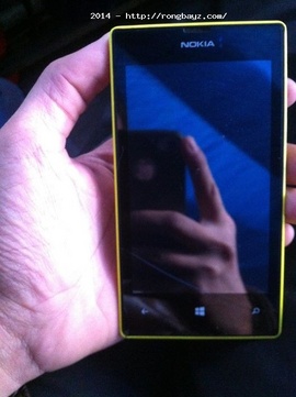 Bán điện thoại Nokia Lumia 520, giá rẻ, máy còn dùng tốt