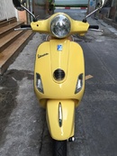 Tp. Hồ Chí Minh: Cần bán xe Vespa màu vàng 125ie ODo 800km CL1486107P2