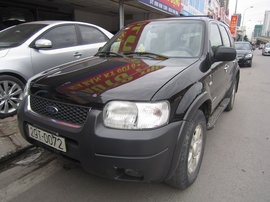 Ford Escape XLT màu đen 3. 0 2004, 2 cầu, số tự động