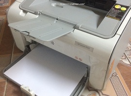 Bán máy in Hp laserjet p1102 còn mới, còn mực, ít dùng