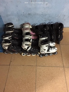 Bán giầy trượt patin đã qua sử dụng chất lượng gần như mới