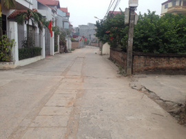 Cần bán đất tổ 4 phường Cự Khối, quận Long Biên, Hà Nội.