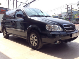 Bán xe Kia Carnival AT, màu đen