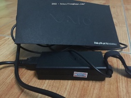 Bán Laptop hiệu Sony Vaio màu đen, phụ kiện giấy tờ mua bán còn nguyên