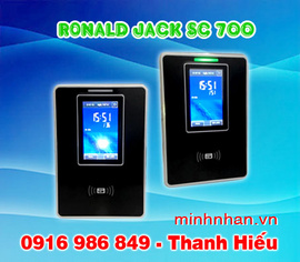 máy chấm công thẻ cảm ứng bàn phím cảm ứng SC-700 hiện đại