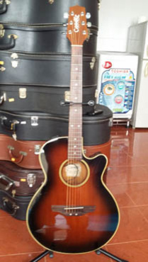 Bán guitar CP 50 Takamine Cooder có EQ