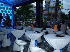 Cho thuê bàn bar, bàn cocktail cung cấp giá rẻ tại hà nội 0978004692