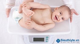 Cách sử dụng cân điện tử cho trẻ sơ sinh