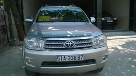 Bán Toyota Fortuner 2. 7 4x4 AT 2009, 688 triệu, giá tham khảo